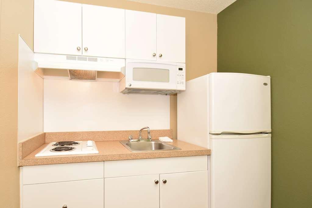 Extended Stay America Suites - Clearwater - Carillon Park Room photo